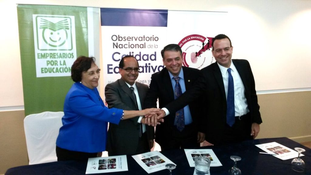 Firma convenio GCNPE-MINEDUC-ANAM